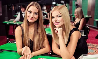 Bàn Baccarat Truyền Thống